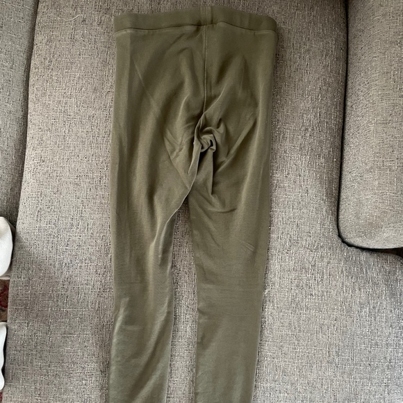 SALE 3️⃣ for $8! 🛍️ XS Olive Mid Rise Ponte Moto Leggings // Express - Picture 10 of 11